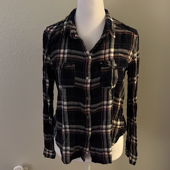 Paige flannel size medium - Picture 1 of 4